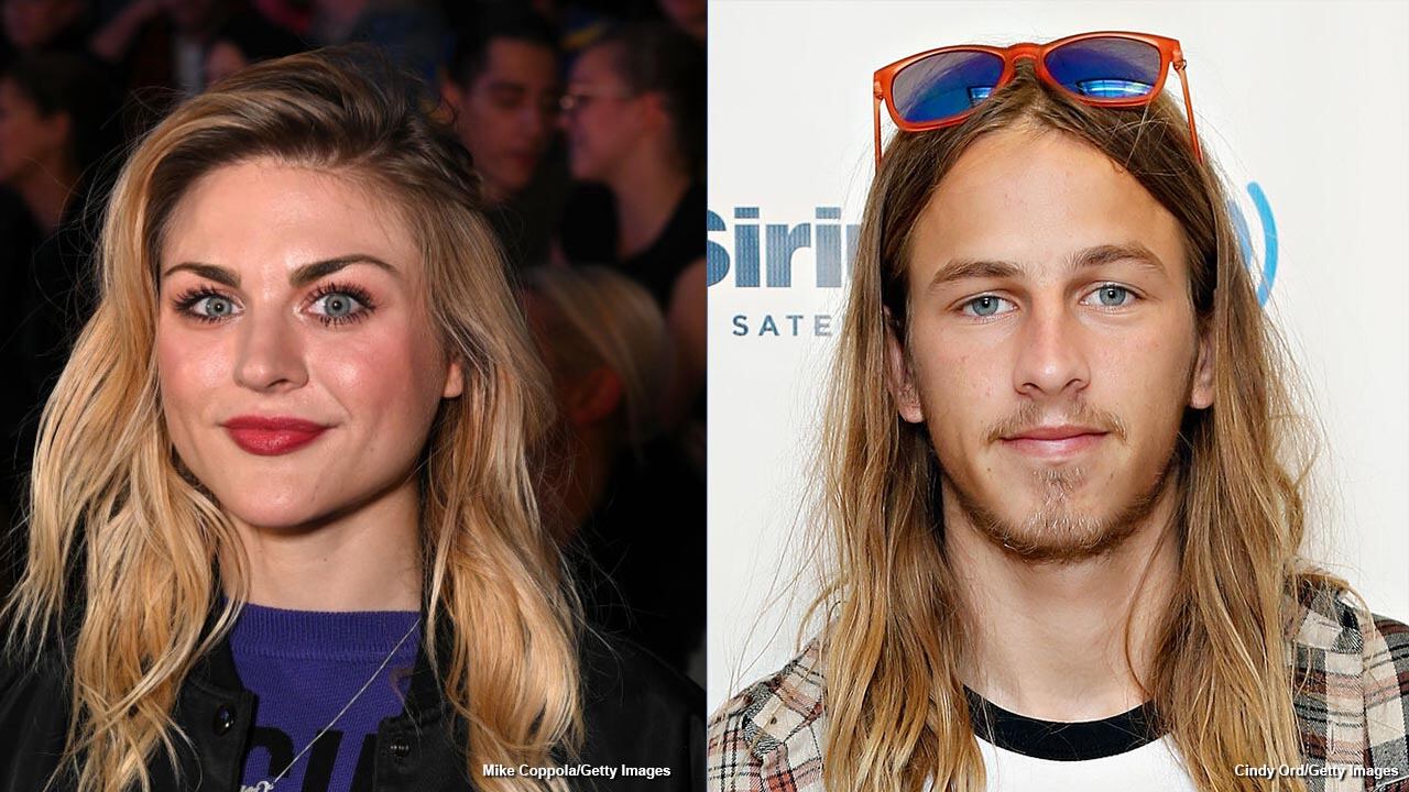 Frances Bean Cobain (L) and Riley Hawk (R)