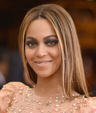 NEW YORK, NY - MAY 02: Beyonce attends the 'Manus x Machina: Fashion In An Age Of Technology' Costume Institute Gala at Metropolitan Museum of Art on May 2, 2016 in New York City.  (Photo by Dimitrios Kambouris/Getty Images)