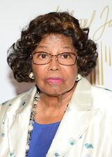 LAS VEGAS, NV - JUNE 29:  Katherine Jackson arrives at the world premiere of "Michael Jackson ONE by Cirque du Soleil" at THEhotel at Mandalay Bay on June 29, 2013 in Las Vegas, Nevada.  (Photo by Ethan Miller/Getty Images for Cirque du Soleil)